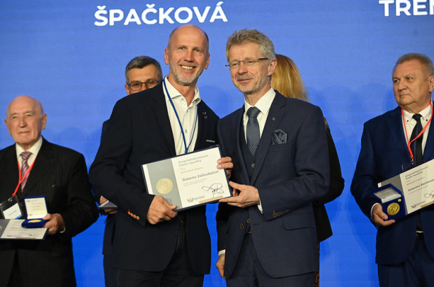 Máme obrovskou radost a s velkým respektem gratulujeme Robertu Zatloukalovi k získání Merkurovy medaile
